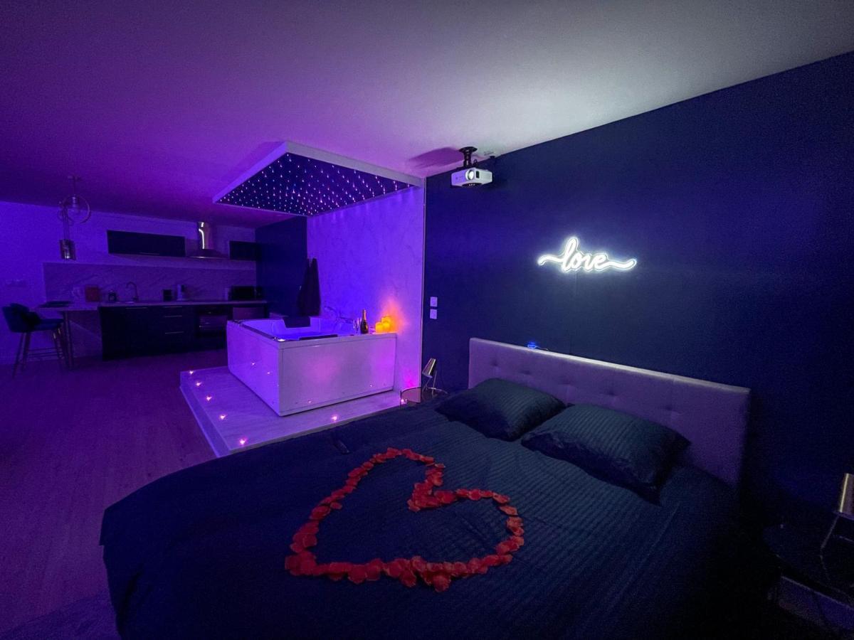 Spa sous les étoiles - Cinéma - Netflix - Parking - Gare Amiens Extérieur photo