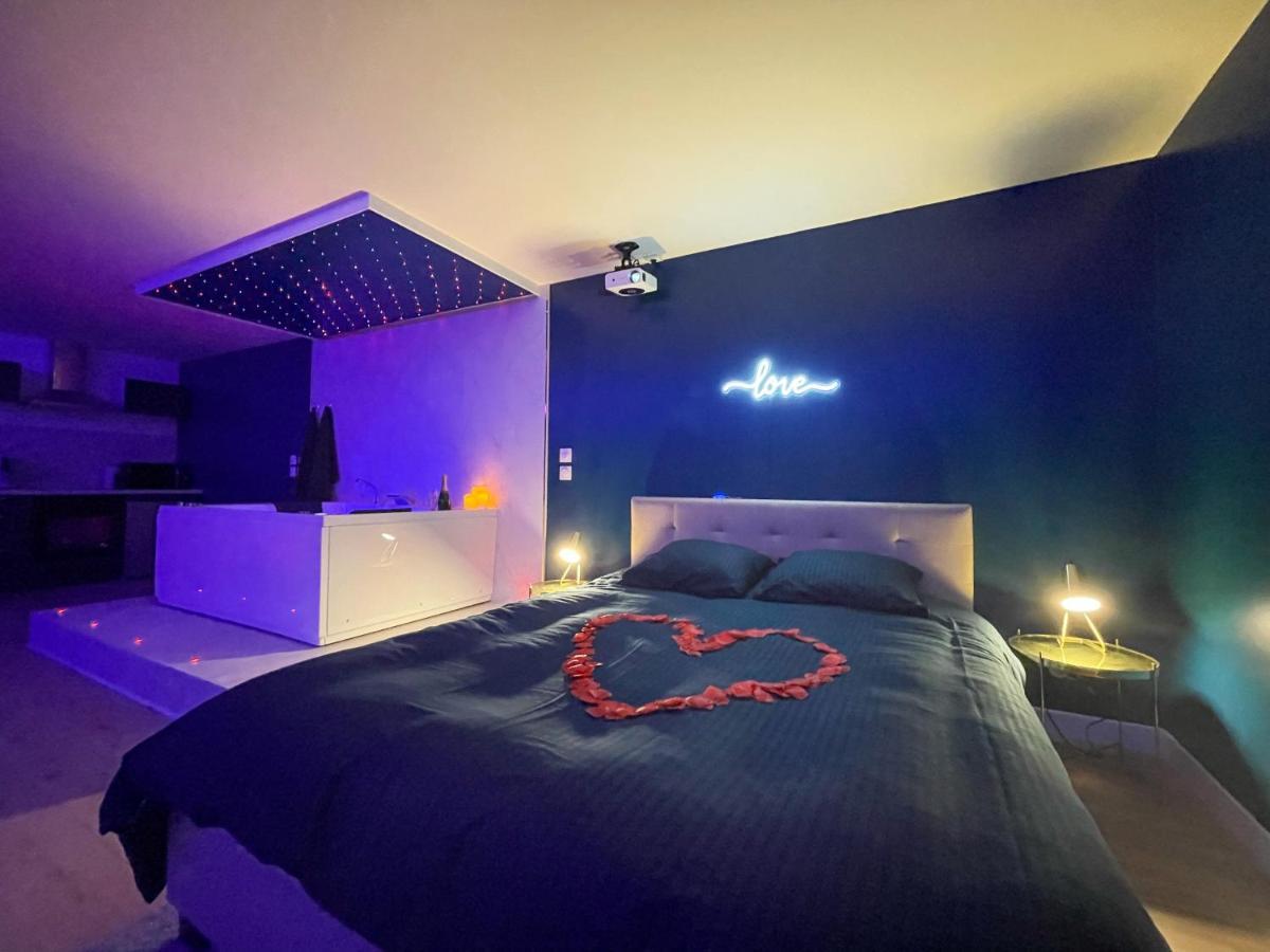 Spa sous les étoiles - Cinéma - Netflix - Parking - Gare Amiens Extérieur photo