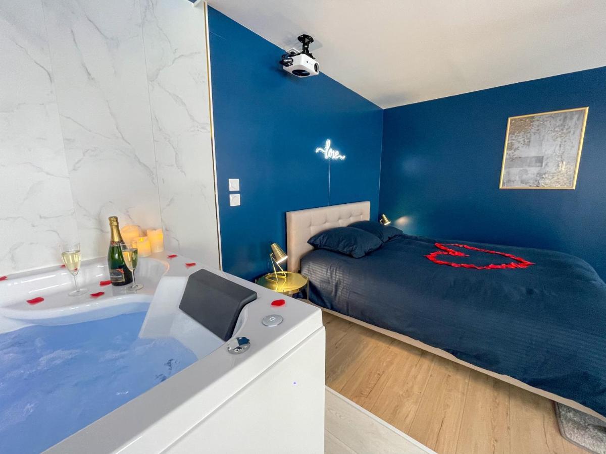 Spa sous les étoiles - Cinéma - Netflix - Parking - Gare Amiens Extérieur photo